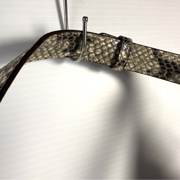 Donna Karan Black and Cream Hobo Bag - Picture 8 of 16